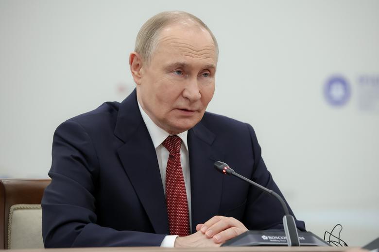 Путин лично поздравил 17-летнего сына Кадырова со свадьбой