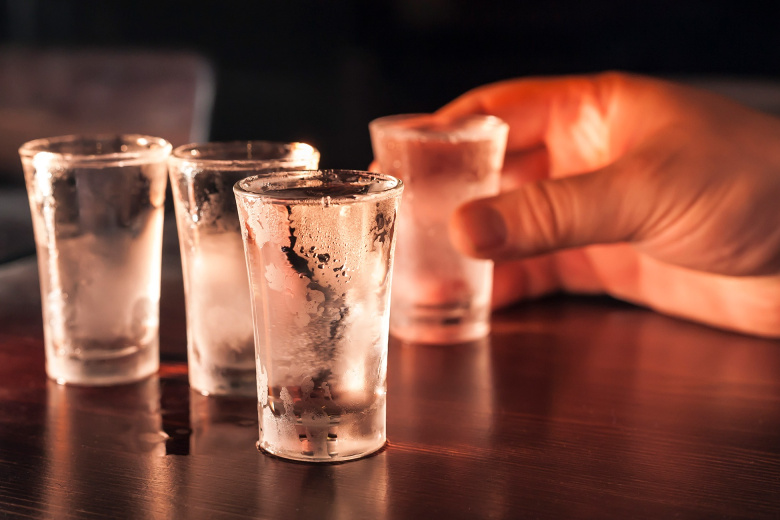 Нарколог раскрыл, в каком месяце россияне пьют больше всего