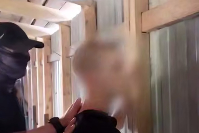 Задержание причастных к подготовке массовых убийств попало на видео