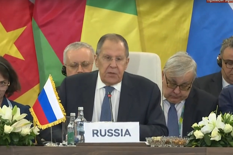 Лавров провел десятки встреч на форуме в Каире