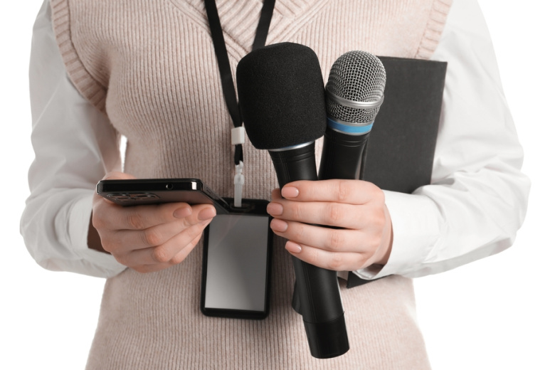 Психоаналитик раскрыла, зачем знаменитости используют черный пиар