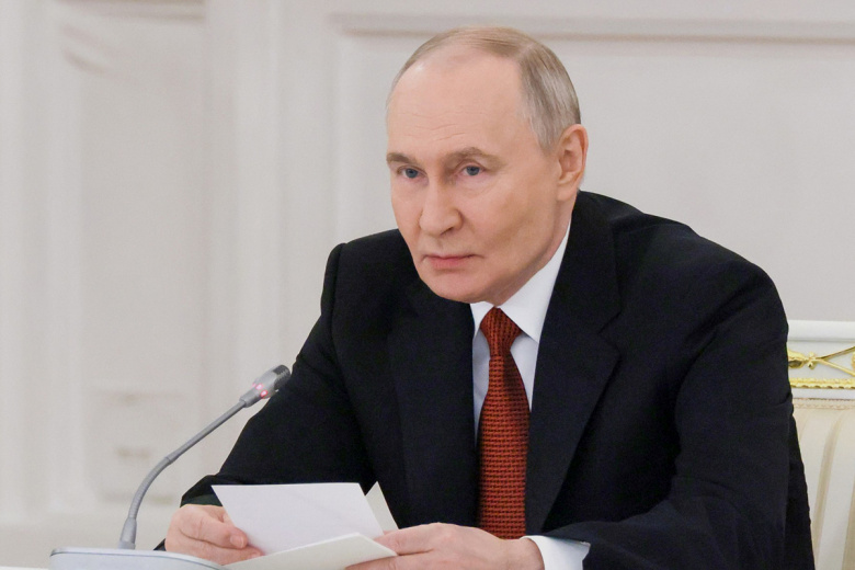 Путин поручил навести порядок в группах продленного дня